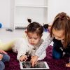 Los niños pueden utilizar la pantalla táctil a los 2 años